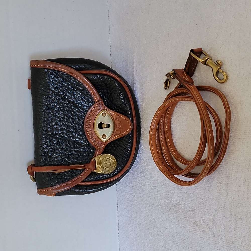 Dooney & Bourke vintage black leather calvary shoulder handbag